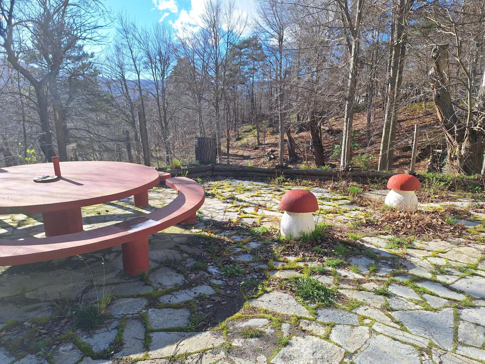 Il Villaggio Dei Puffi Bardineto Exteriör bild
